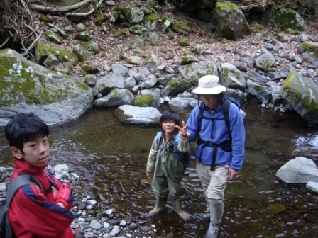 2009ヤマメ稚魚放流親子7