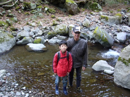 2009ヤマメ稚魚放流親子8